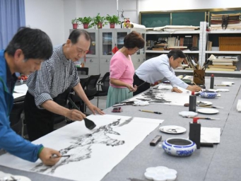 两岸艺术家在安徽“共绘一幅画”