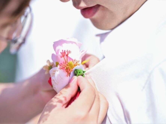 从 “我” 到 “我们”！七夕广东10558对新人 “拉埋天窗”